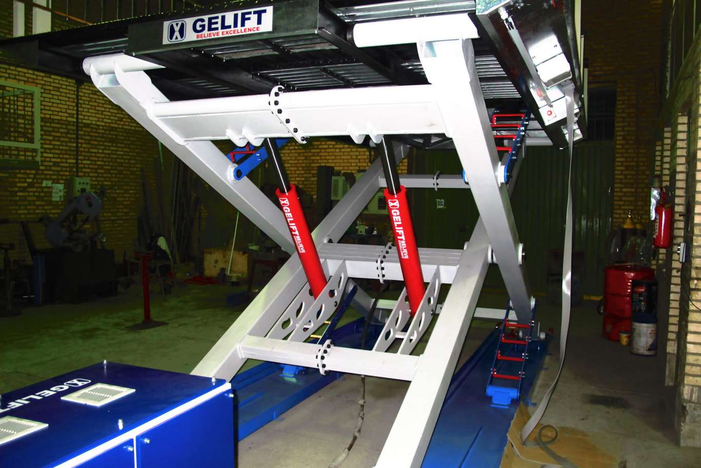 آسانسور قیچی GELIFT آسانسور قیچی GELIFT